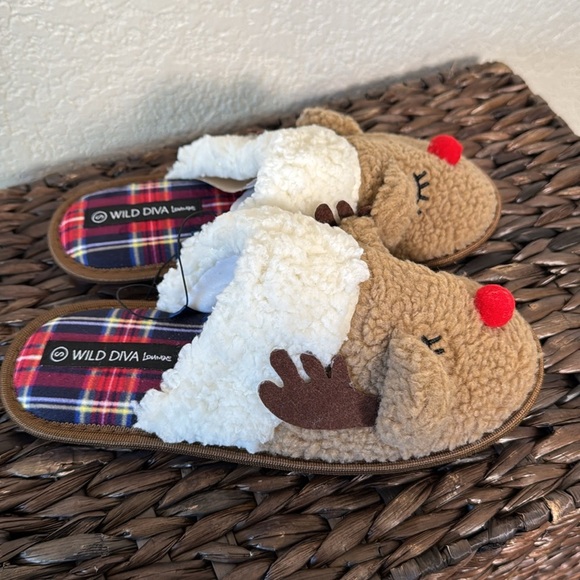 Wild Diva Reindeer Slippers Small Fits 4-5 Holiday Festive Rudolph NWT - Picture 4 of 6